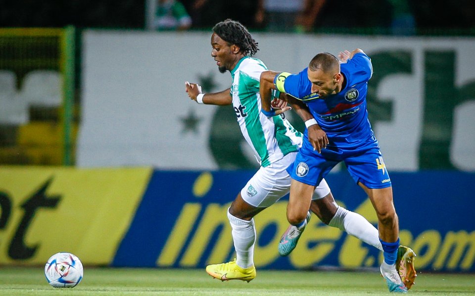 Берое и Крумовград играят при резултат 2:0 в мач от