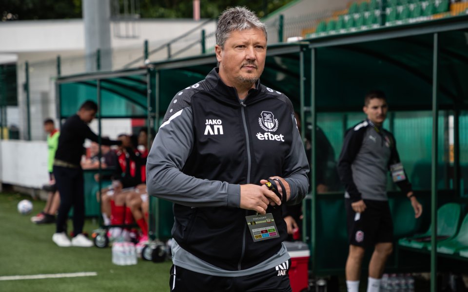 Наставникът на Хебър Пазарджик – Любослав Пенев, прецени да не