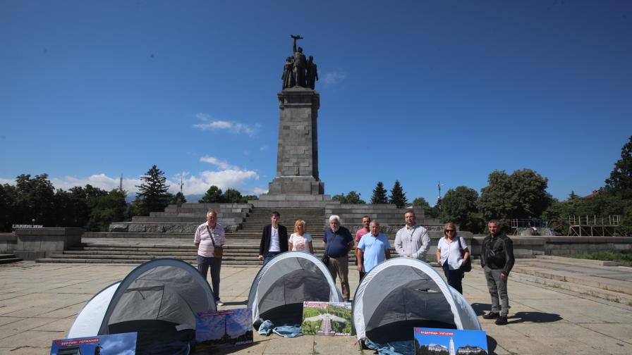 "Левицата" с палатков лагер срещу премахването на Паметника на Съветската армия