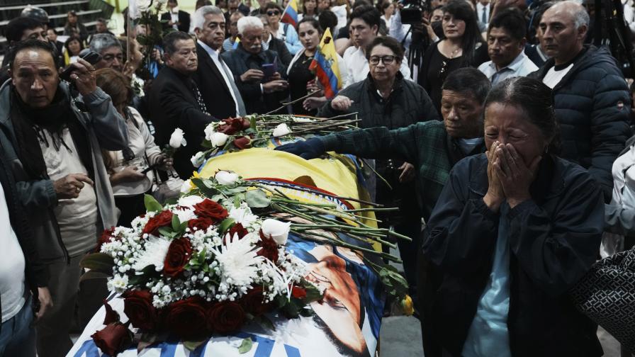 <p>Еквадор си взе последно сбогом с убития кандидат за президент</p>