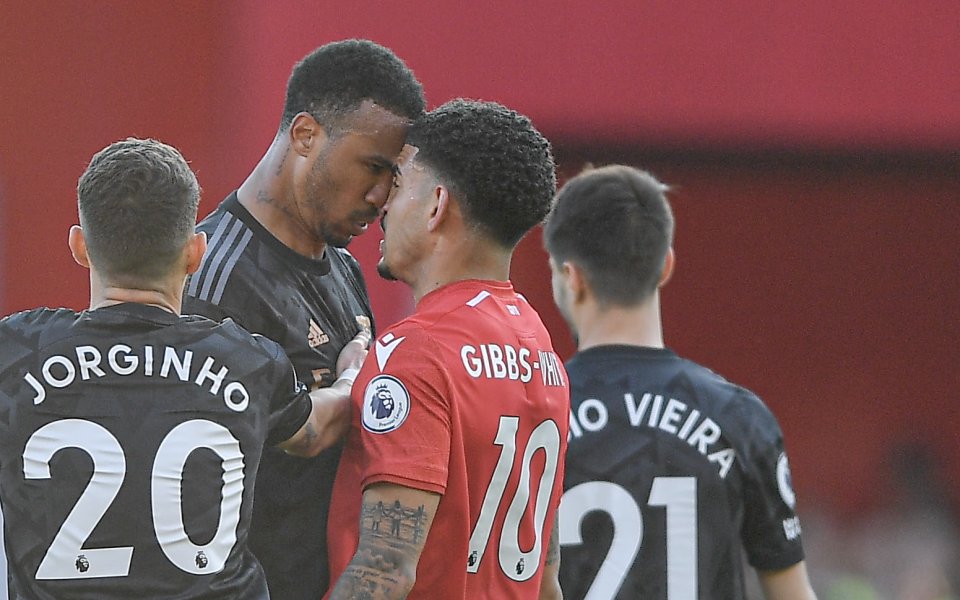 Арсенал и Нотингам Форест ще открият днешния съботен ден от