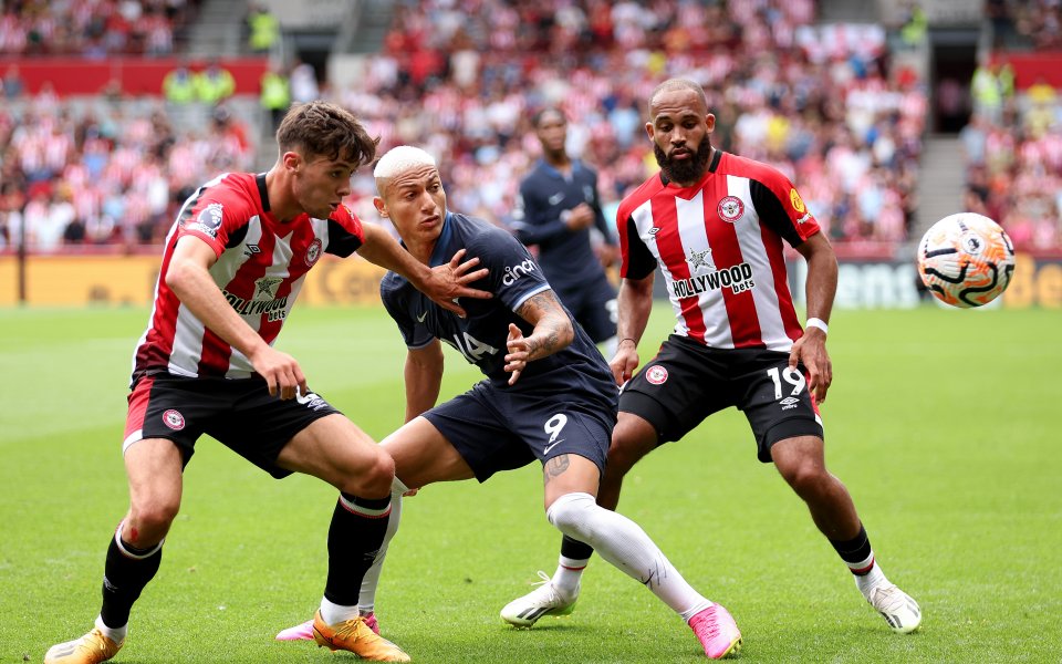 Брентфорд и Тотнъм Хотспър не успяха да се победят и