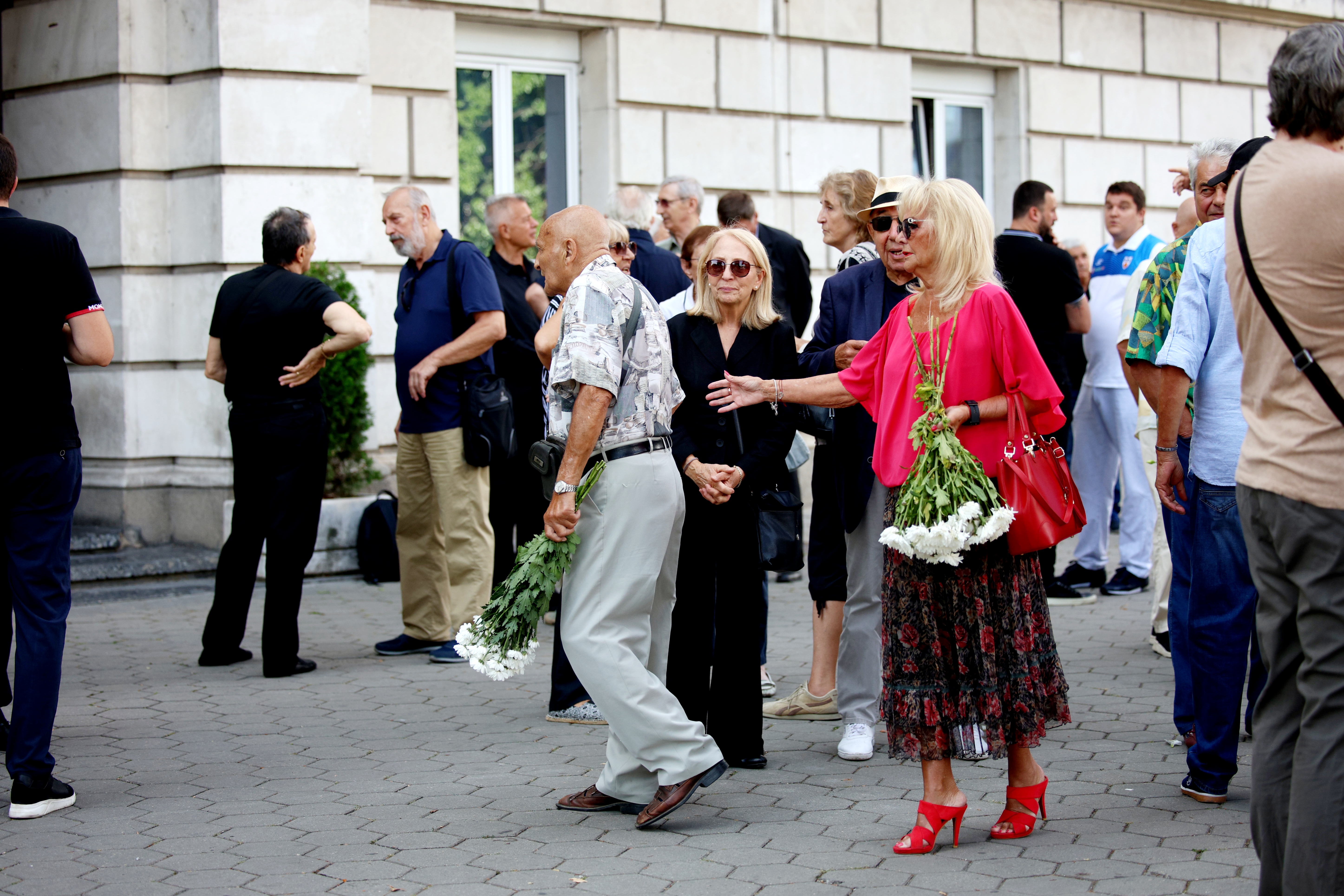 <p>Легенди и приятели изпратиха баскетболната легенда Атанас Голомеев</p>