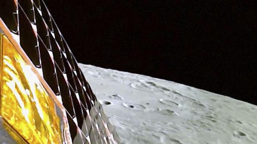 Неочаквано: Индийският луноход отчете 70 °C на южния полюс на Луната