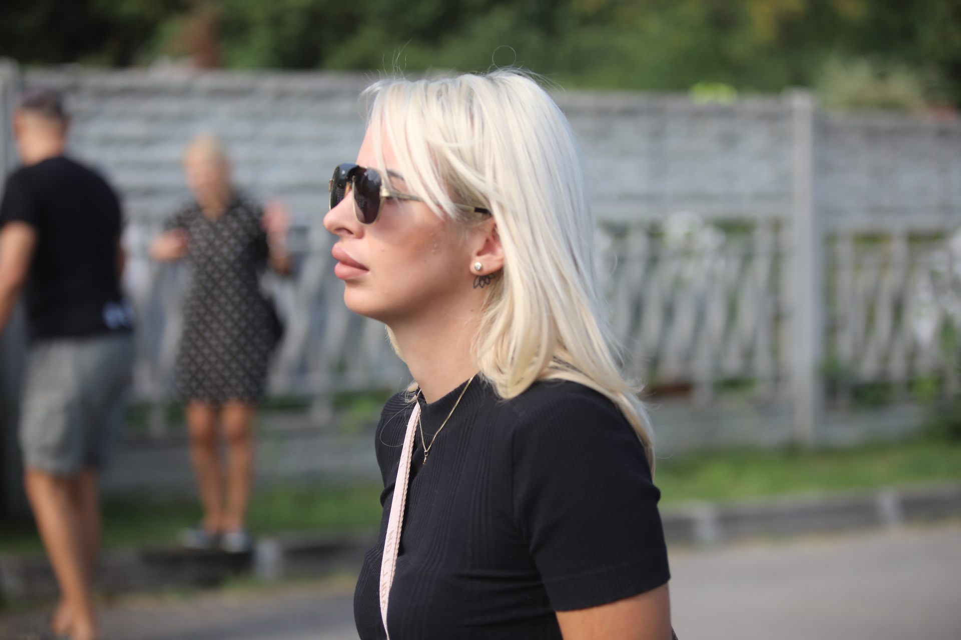 <p>Близки и познати изпращат Алексей Петров в последния му път. Поклонението е в Православен гробищен парк "Св. Архангел Михаил" в кв. "Бояна" в София</p>