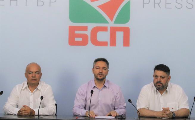 БСП пита Тагарев: Планира ли се предаването на зенитно-ракетните комплекси С-300 на Украйна
