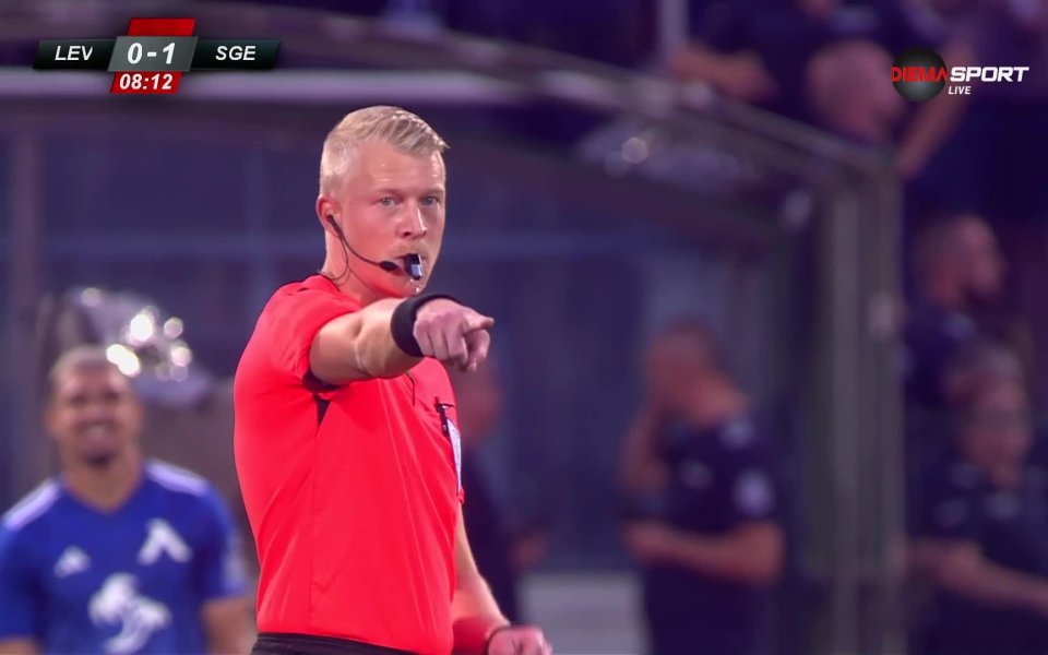 Отборът на Айнтрахт поведе на Левски още в 6-ата минута