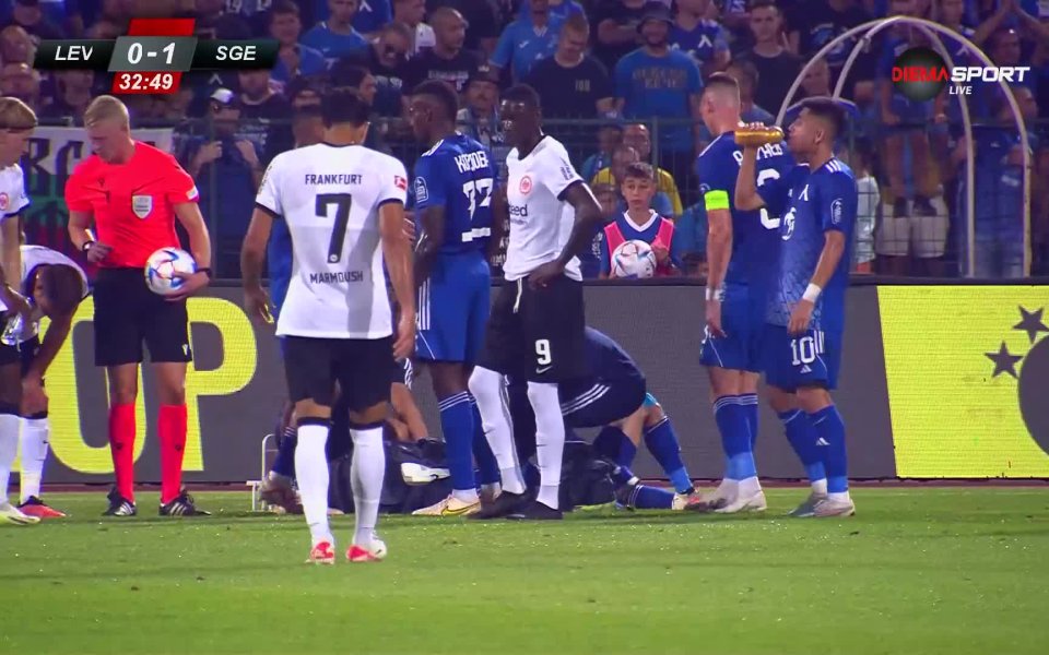 Нападателят на Левски Рикардиньо пострада след сериозен сблъсък с Хауге