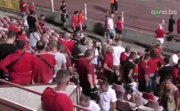 Феновете на ЦСКА не останаха никак доволни от равенството 1 1