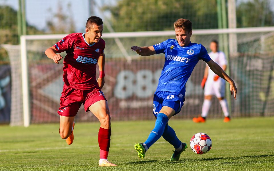 Впечатляващото представяне на Черноморец Бургас във Втора лига продължава. Възпаниците