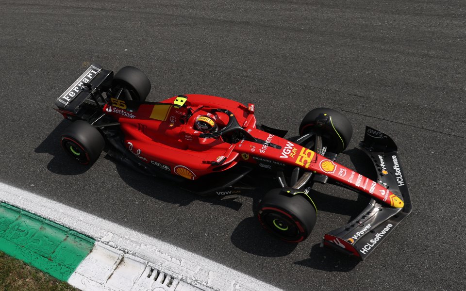 Пилотът на Ферари - Карлос Сайнц, спечели третата и последна