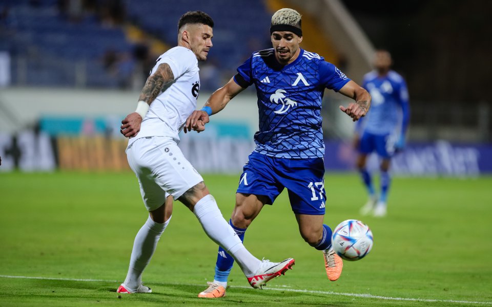 Футболистът на Левски - Уелтън, се е прибрал в Бразилия, докато