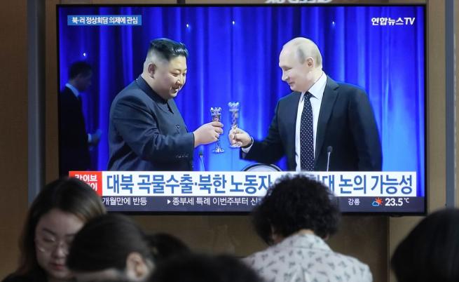 Путин и Ким: Приятели в нужда (от боеприпаси)