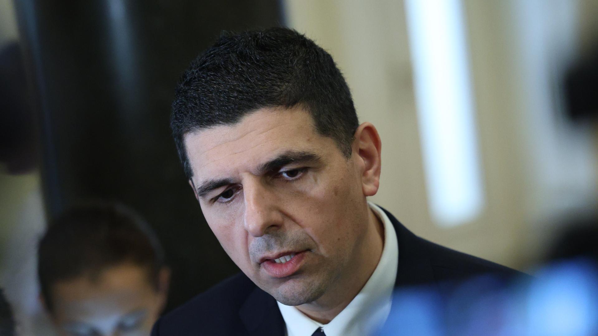 Подадената от Кирил Петков оставка е разумното и отговорно действие