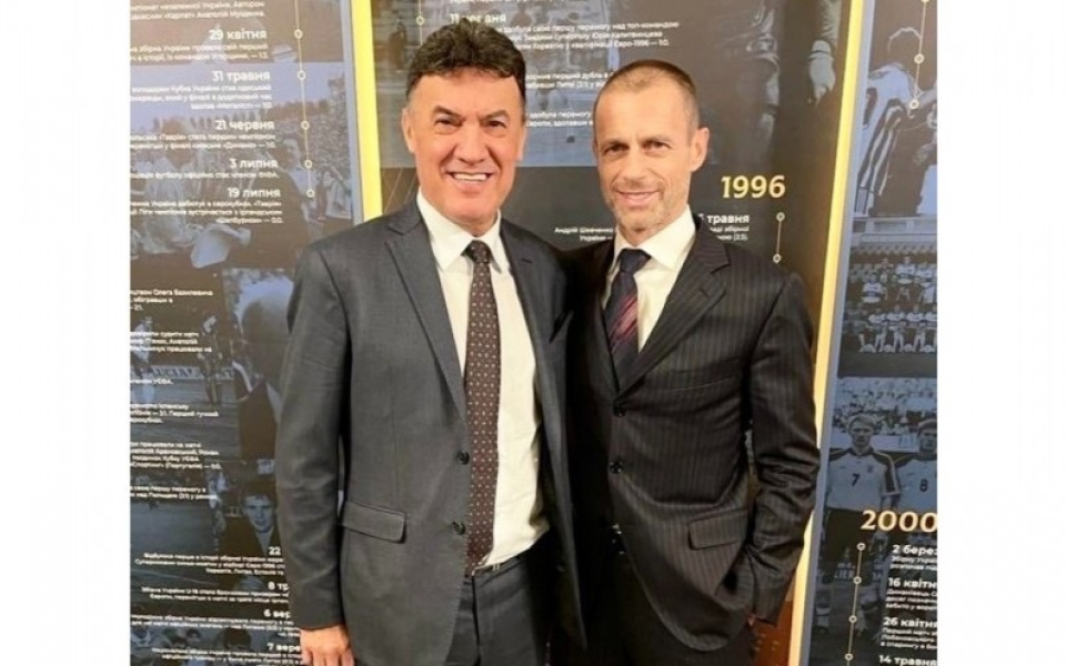 Президентът на УЕФА Александър Чеферин изпрати лична покана до българския