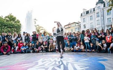 Събитието което възхвалява изкуството на уличните танци Red Bull