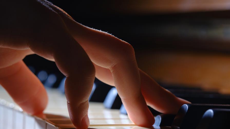 С бунтовнически дух и остър характер: Какво не знаем за "детето чудо на пианото"