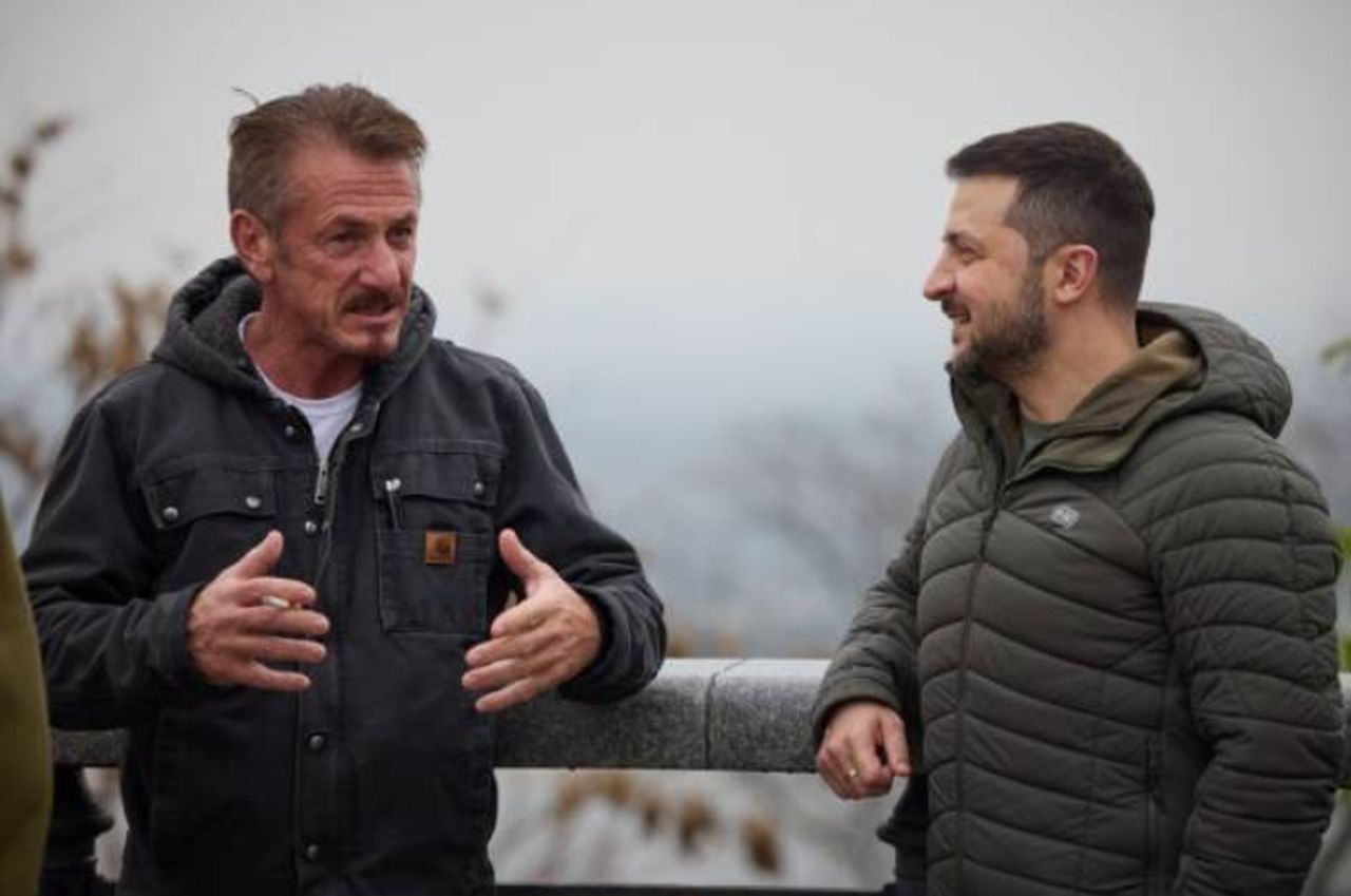 "Оскар" от разтопена стомана: Шон Пен получи статуетка, изкована от ударен вагон