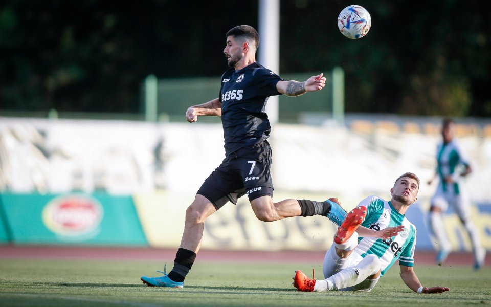 Йон Бакеро се разделя със Славия, съобщиха от клуба. Договорът