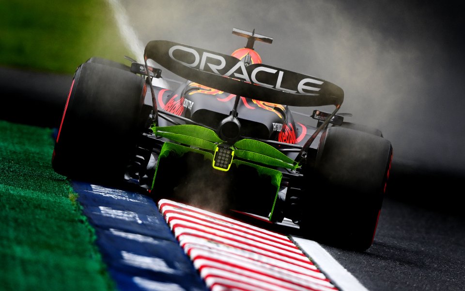 Двукратният световен шампион Макс Варстапен с Ред Бул даде най-добро