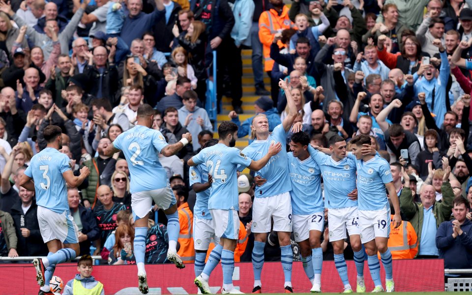 Манчестър Сити си поигра с огъня, но успя да победи