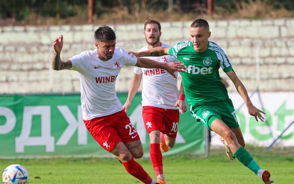 Хебър и Ботев Враца играят при резултат 1:1 в мач от