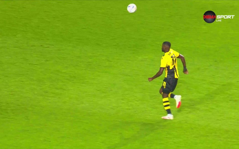 В 61-ата минута Берое остана с човек по-малко, при изоставане