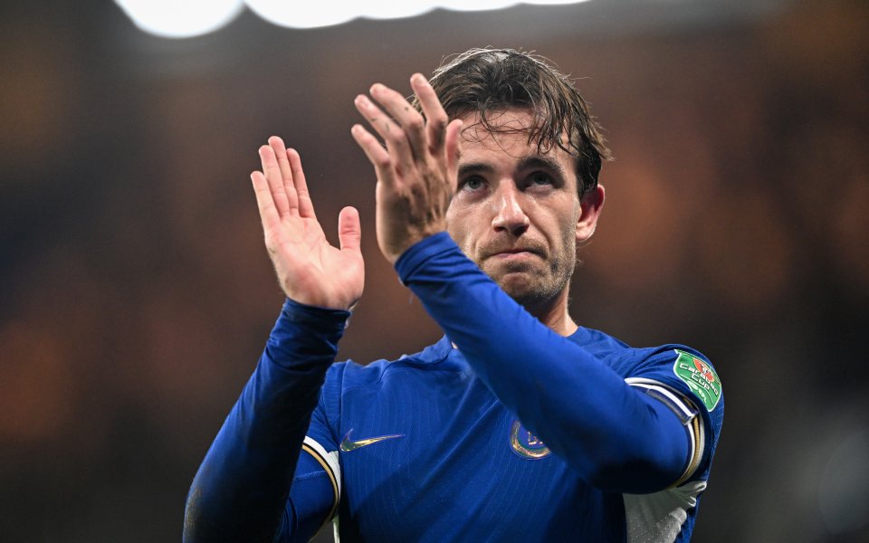 Защитникът на Челси Бен Чилуел ще бъде извън терените за