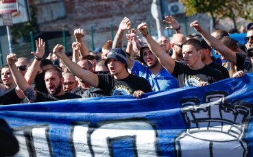 Феновете на Левски организираха шествие преди дербито с ЦСКА Сблъсъкът