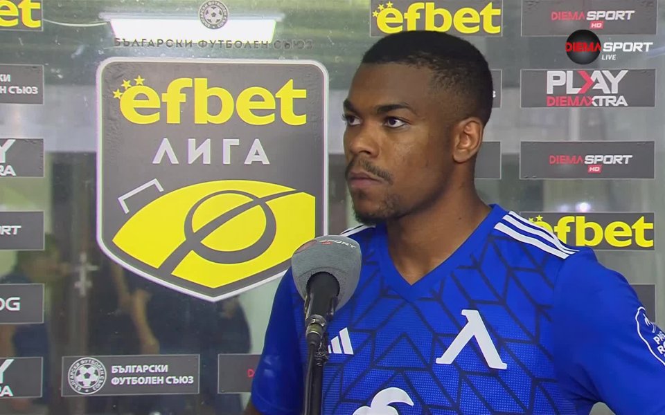 Нападателят на Левски Роналдо, който успя да се разпише в