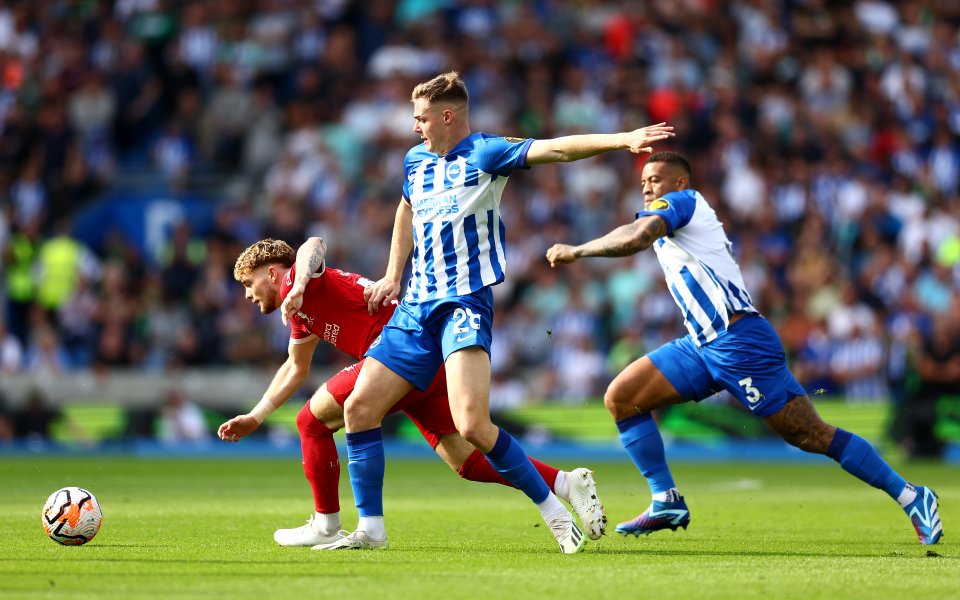 Отборите на Брайтън и Ливърпул играят при резултат 1:0 в един