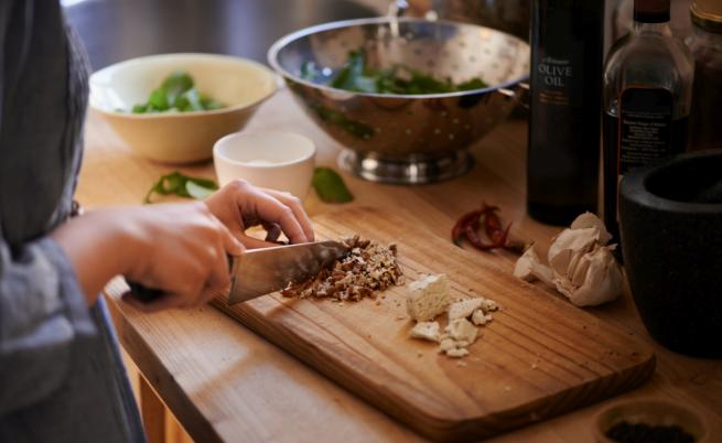 Салата във формата на тиква: Толкова лесна и вкусна