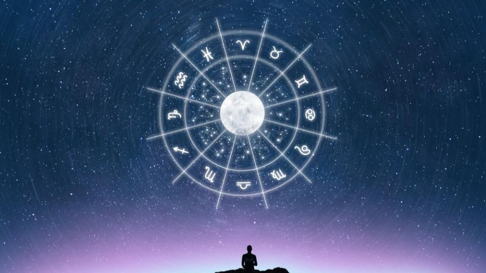 Седмичен хороскоп за 3-9 ноември: Време за промени, осъзнаване и положителни развития