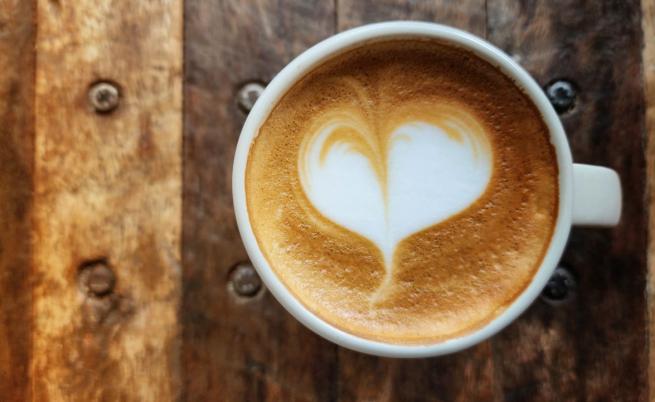 „Аляска Еърлайнс“ създаде персонализирано кафе, което предизвиква въздушна революция!