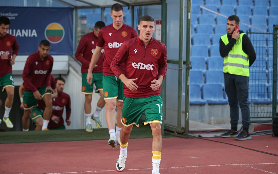 Отборите на България и Литва играят при резултат 0:0 в