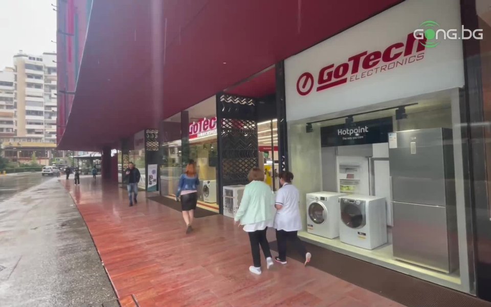 Изключително сериозен дъжд се излива в хода на целия ден