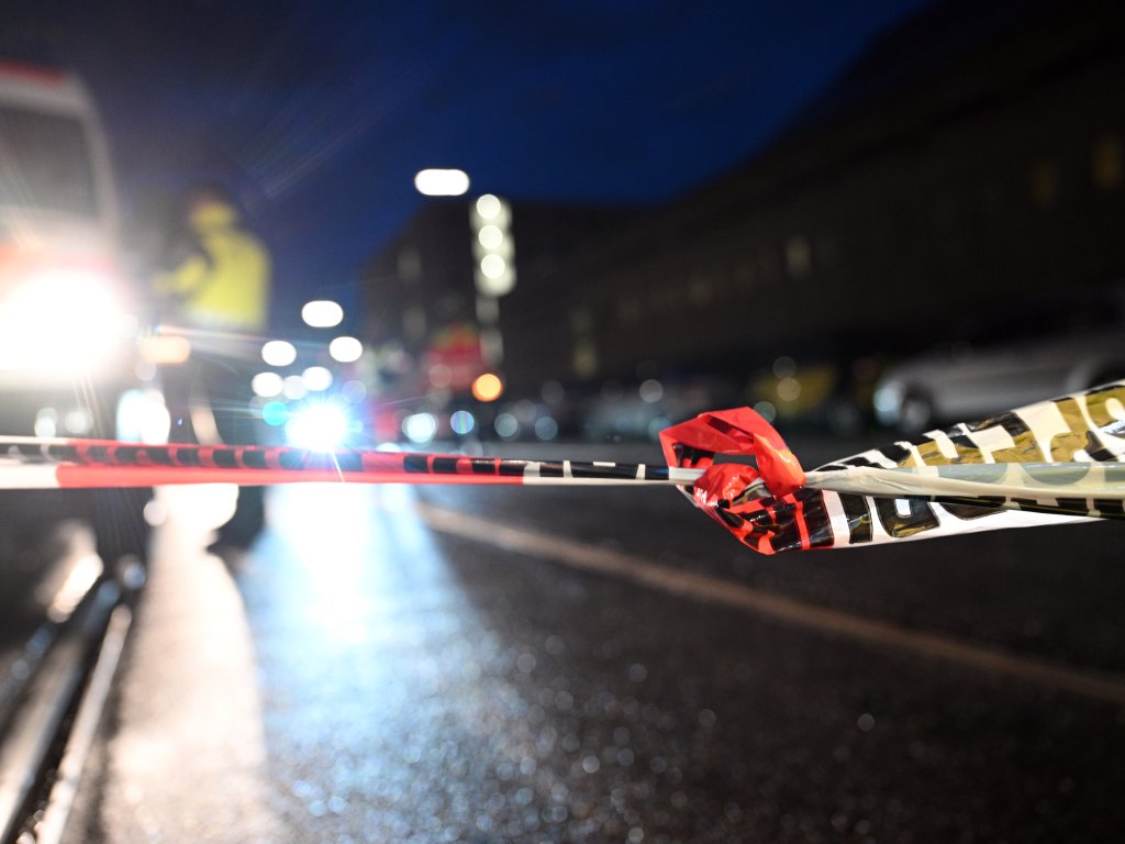 Полицията в германския град Кьолн стреля във вторник вечерта срещу