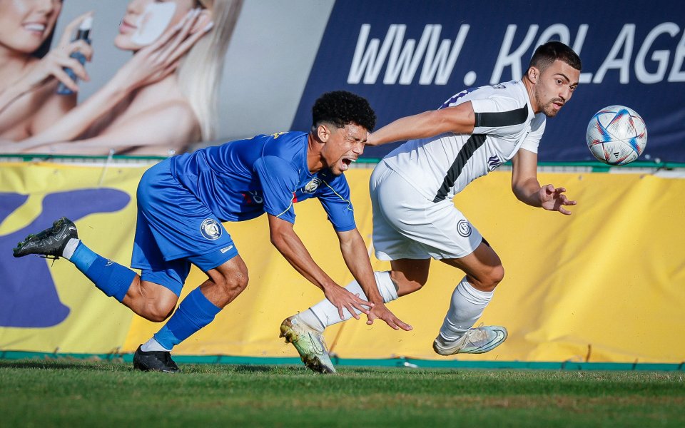 Крумоград и Етър играят при резултат 0:0 в мач от 14-я кръг