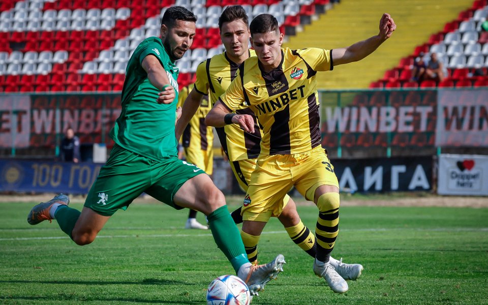 Ботев Пловдив стартира продажба на билети за двубоя си от