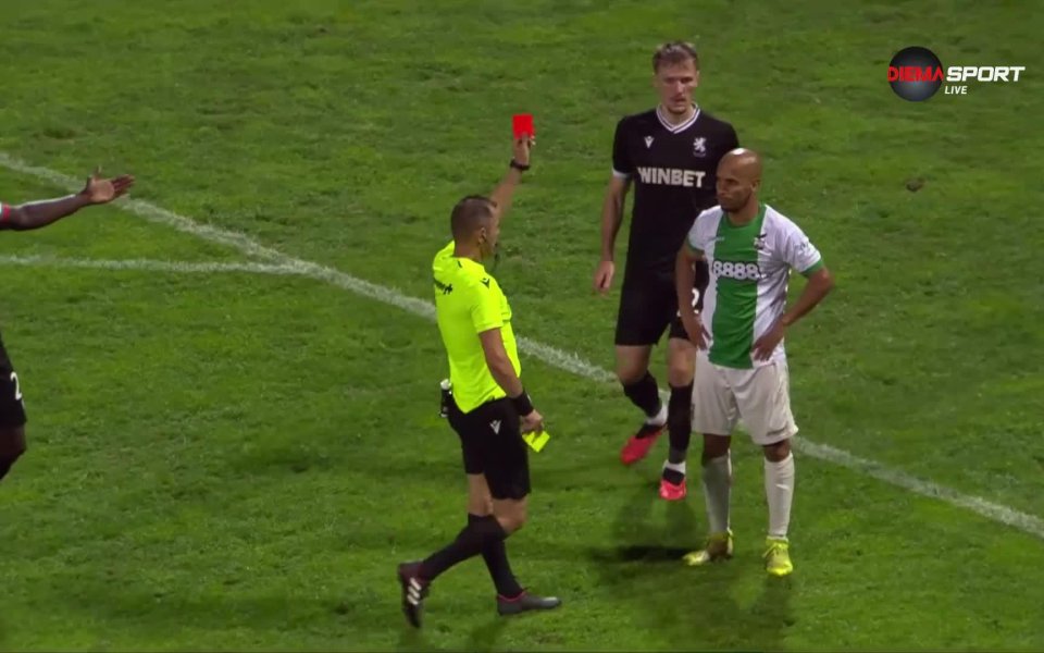 В 84-ата минута Пирин остана с 10 души срещу ЦСКА,