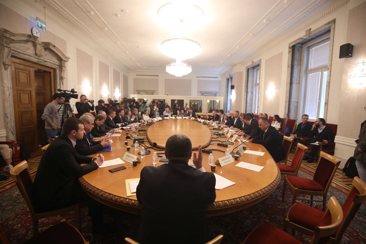 Комисията по енергетика забрани на ресорния министър да преструктурира дружества на БЕХ
