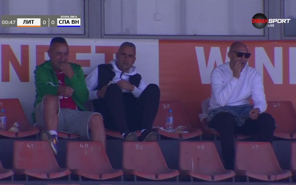 Вече бившият треньор на Лудогорец - Ивайло Петев, бе уловен