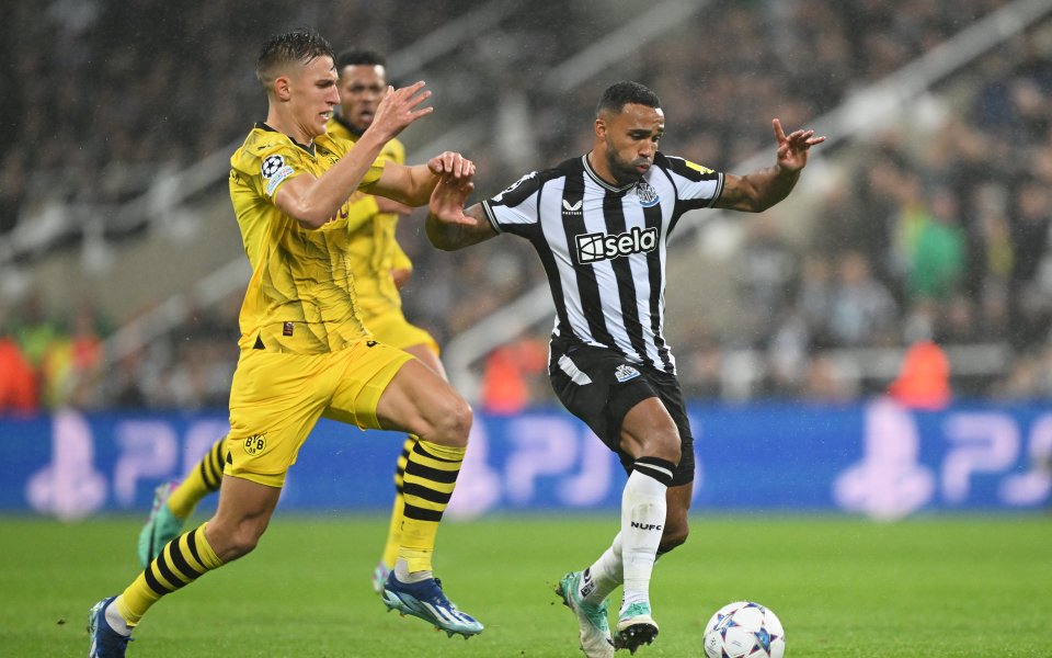 Отборите на Борусия Дортмунд и Нюкасъл играят при резултат 0:0