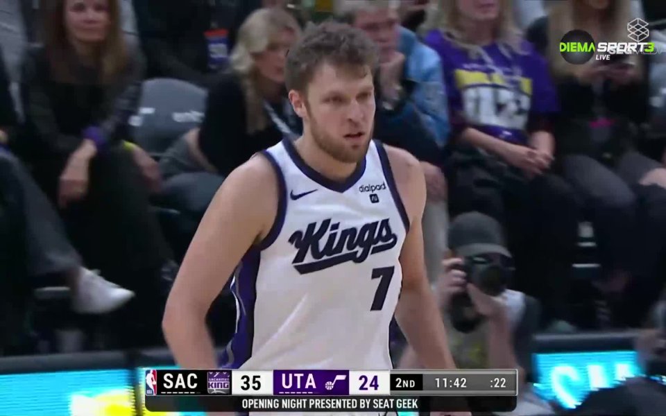 Александър Везенков остави добро впечатление в своя дебют в НБА