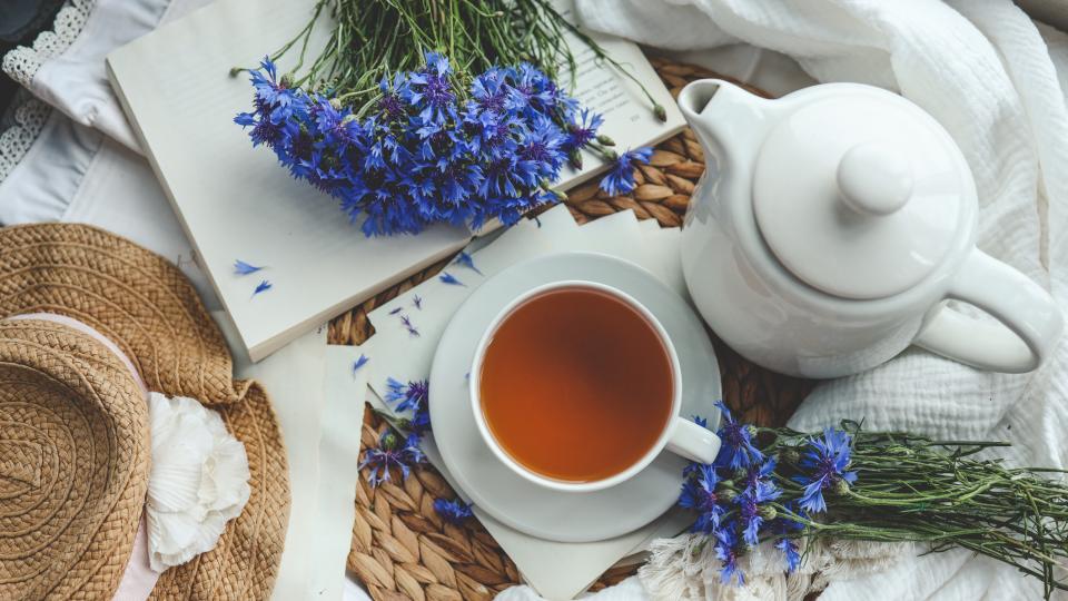 чай есен цветя