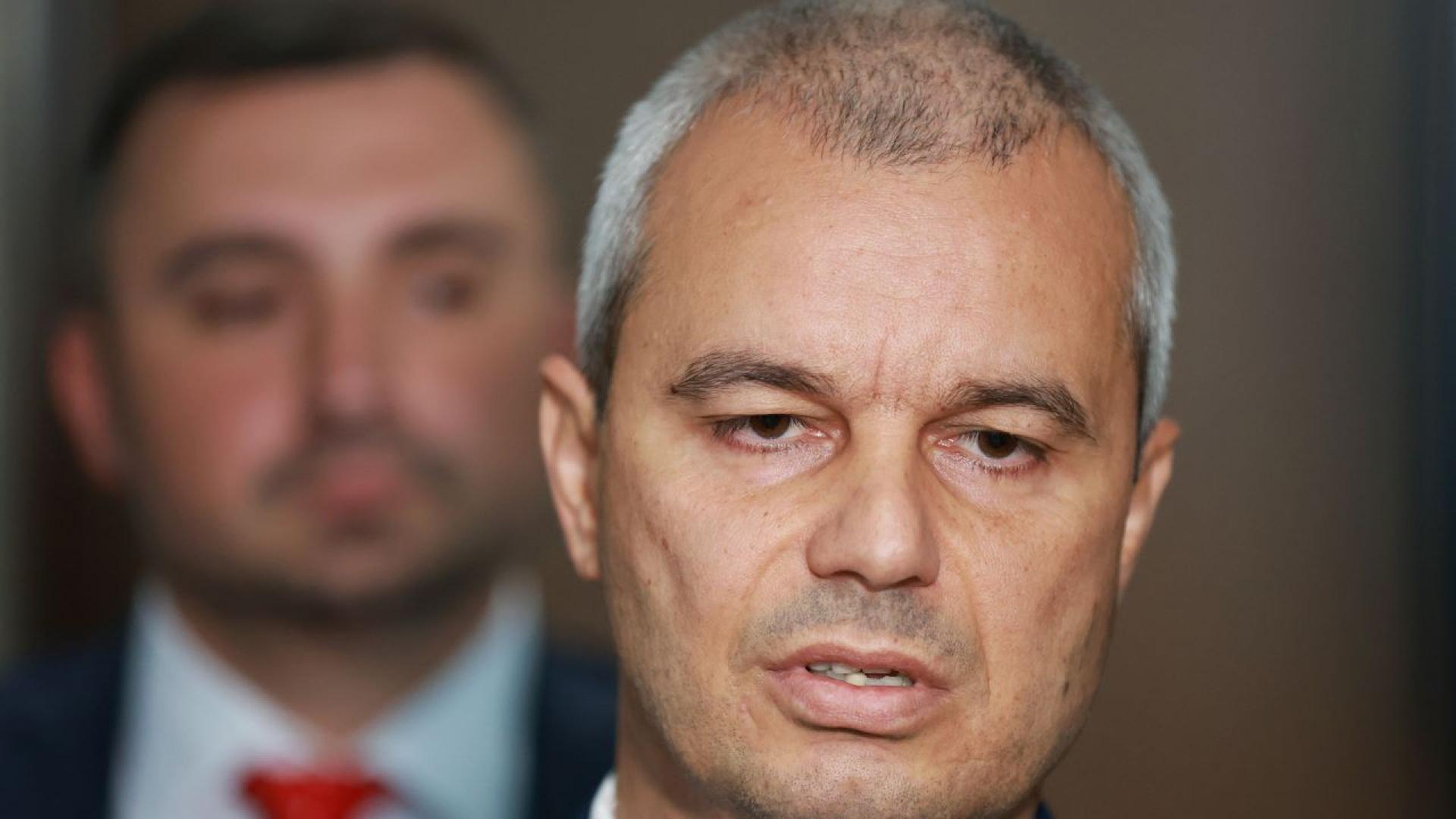 Лидерът на Възраждане Костадин Костадинов се похвали че е присъствал