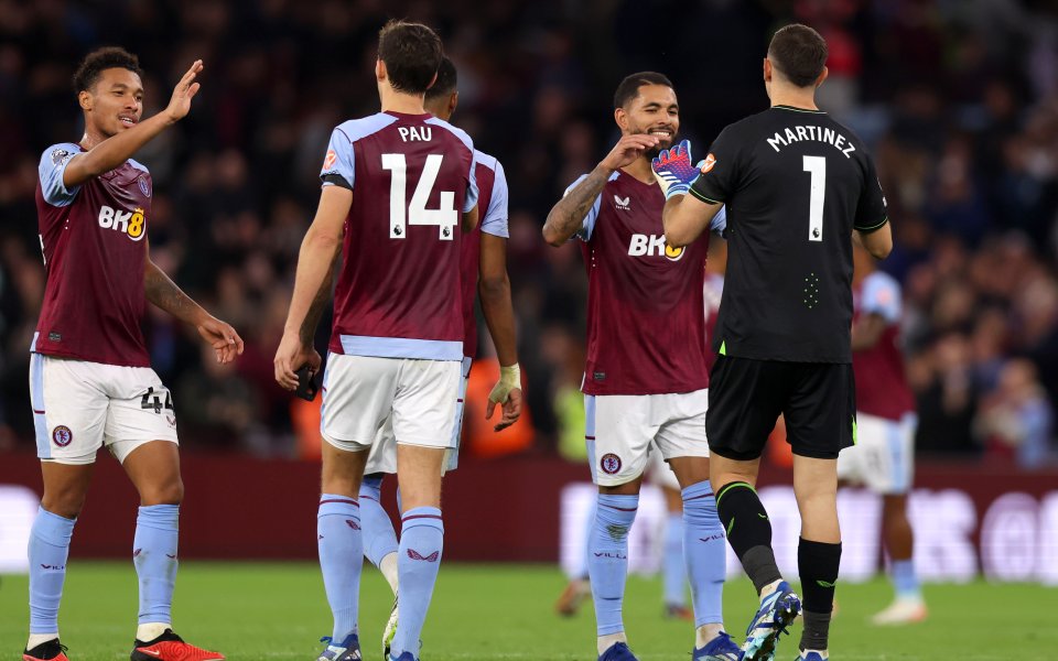 В средата на месец декември в последния рунд от груповата