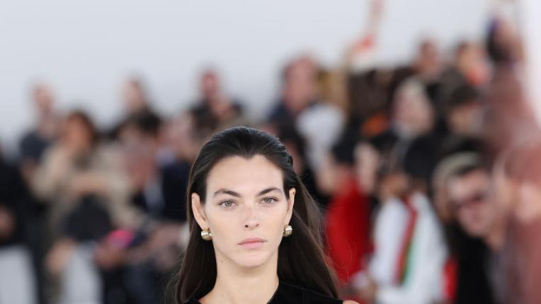  Богинята на име Витория Черети - най-стилните моменти на приятелката на Леонардо ди Каприо на стилния подиум 