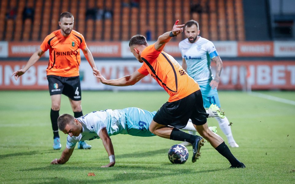 Литекс поднесе първата сериозна изненада в турнира за Sesame Купа