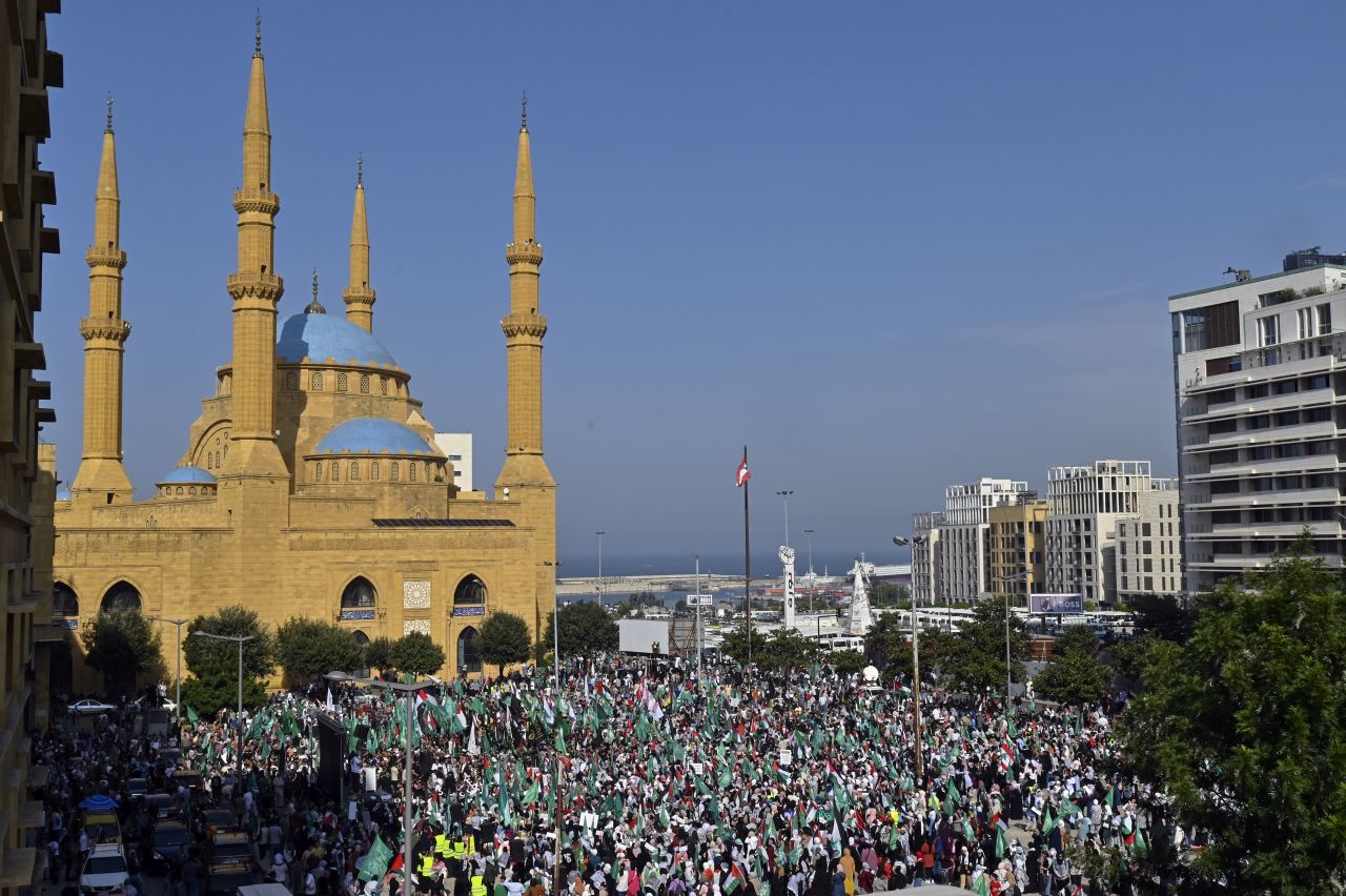 Хиляди се връщат в Ливан след примирието с Израел